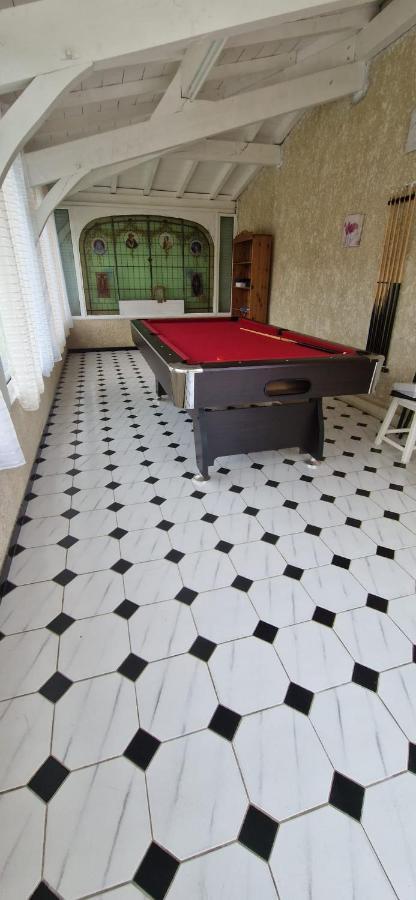 Sabres Villa Avec Piscine Et Billard מראה חיצוני תמונה