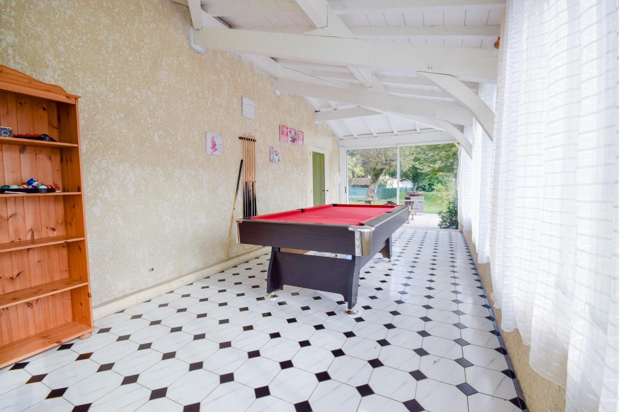 Sabres Villa Avec Piscine Et Billard מראה חיצוני תמונה