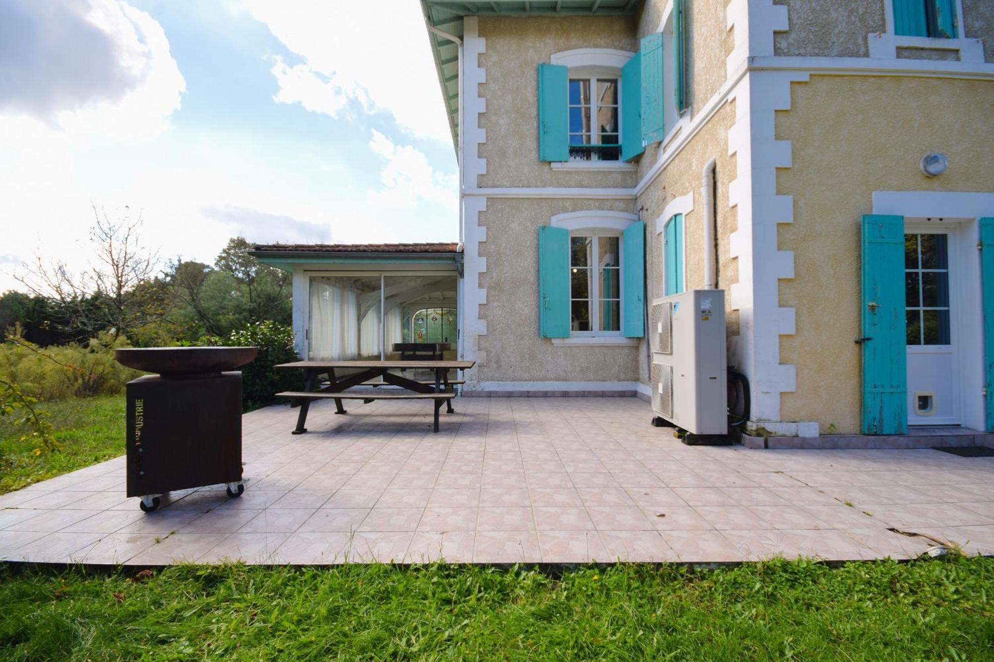 Sabres Villa Avec Piscine Et Billard מראה חיצוני תמונה